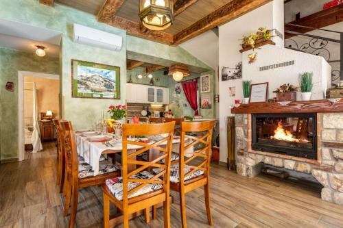 Villa Natura With Pool