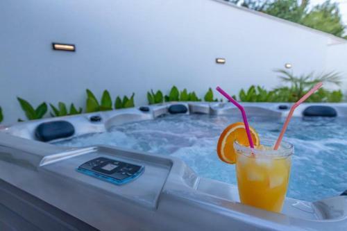 Hostal Villa Lorena With Pool