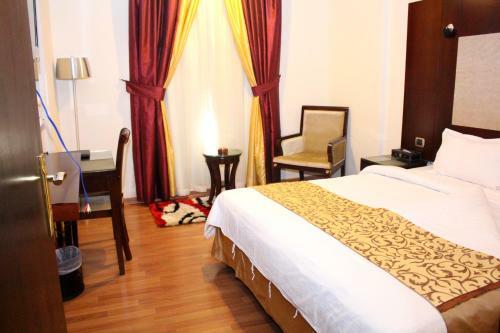 Apartamentos Raoum Inn
