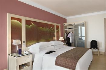 Le Royal Tower Hotel