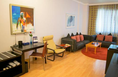 Corniche Suites Hotel