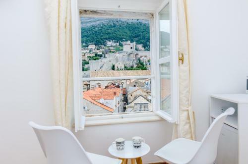 Hostal Cinema View House