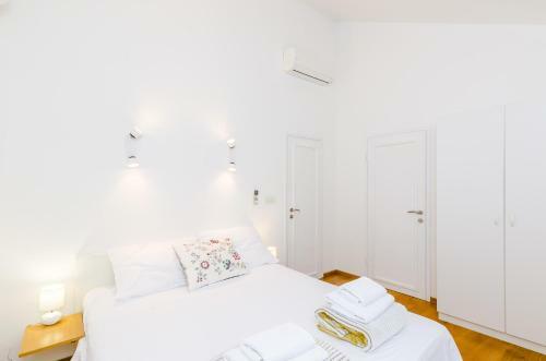 Hostal Cinema View House