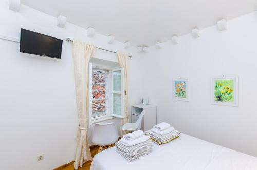 Hostal Cinema View House