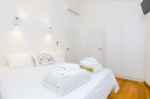 Hostal Cinema View House