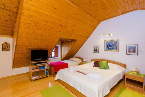 11 Stars Apartments
