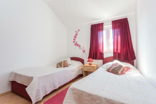 Hostal Burum Apartments