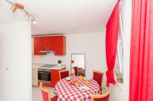 Hostal Burum Apartments