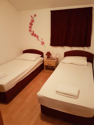 Hostal Burum Apartments