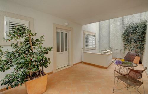 Apartment 330
