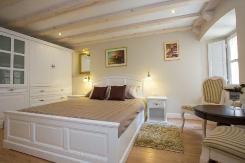 Studio Apartments Sonatina