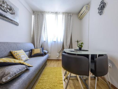 Spacious Apartment In Dubrovnik With Beach Nearby