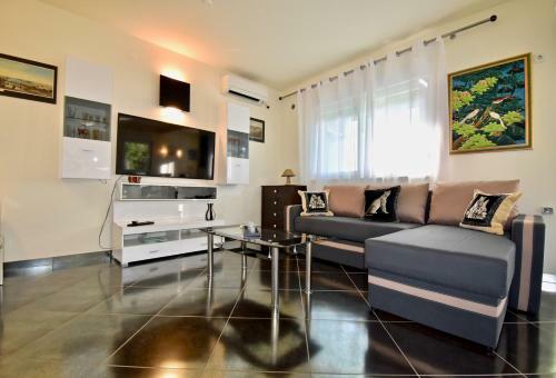 Hostal Sea View Apartments Near The Beach
