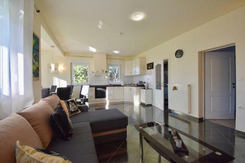 Hostal Sea View Apartments Near The Beach