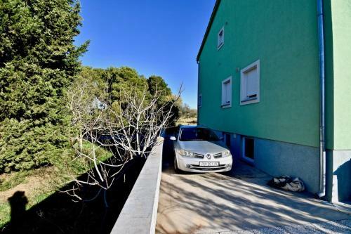 Hostal Sea View Apartments Near The Beach