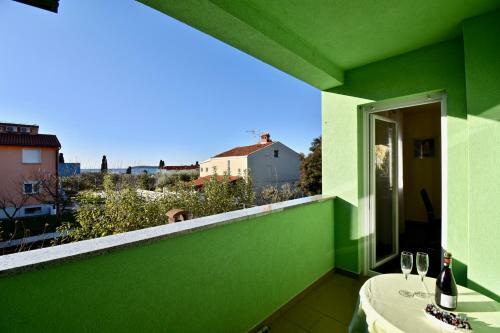 Hostal Sea View Apartments Near The Beach