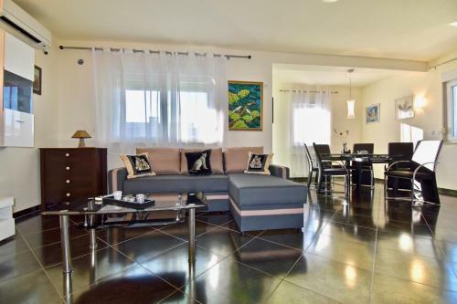 Hostal Sea View Apartments Near The Beach