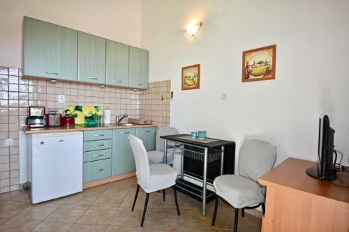 Hostal Sea View Apartments Near The Beach