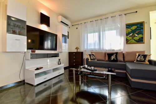 Hostal Sea View Apartments Near The Beach