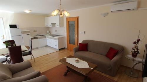Hostal Apartments Diva