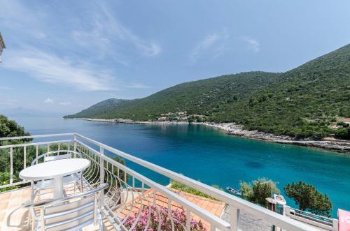 Apartments Dinko