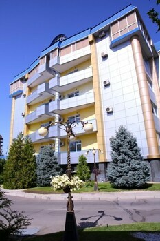 Hotel Golden Dragon