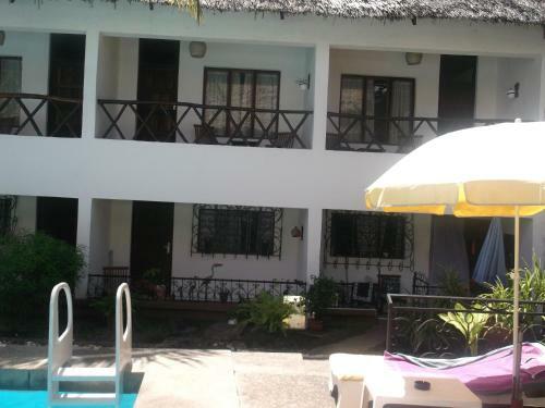 Hostal Papillon Beach Apartments