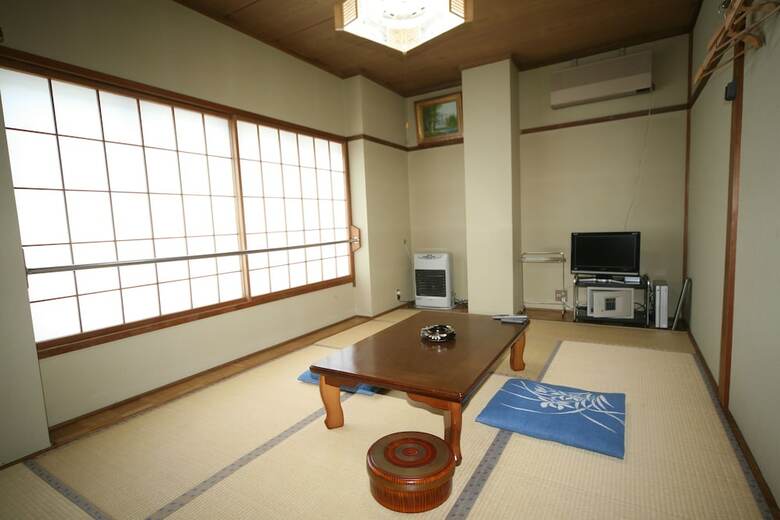 Posada Yuzawa Ski House