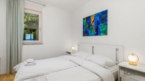 Spacious Apartment With A Panoramic View