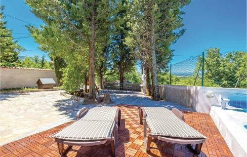 Four-bedroom Holiday Home In Jadranovo