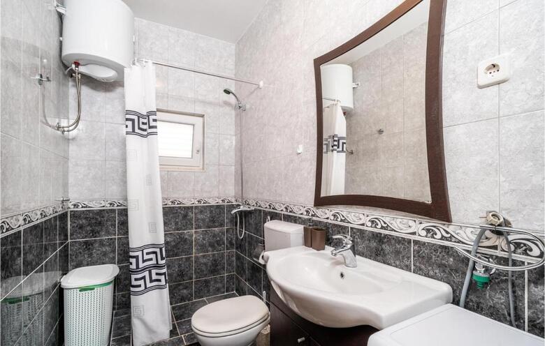 Two-bedroom Holiday Home In Janjina