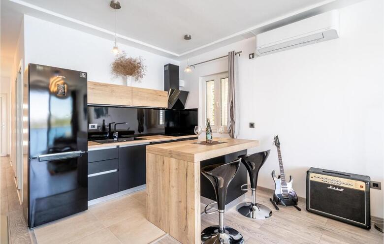 Two-bedroom Holiday Home In Janjina