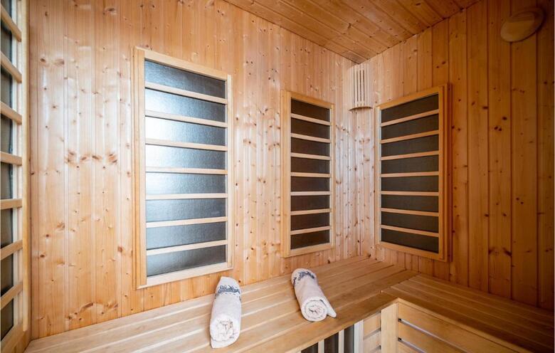 Two-bedroom Holiday Home In Janjina