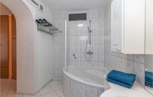 Awesome Home In Jadranovo W/ 5 Bedrooms