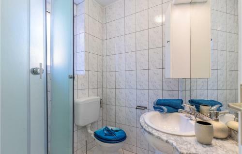Awesome Home In Jadranovo W/ 5 Bedrooms