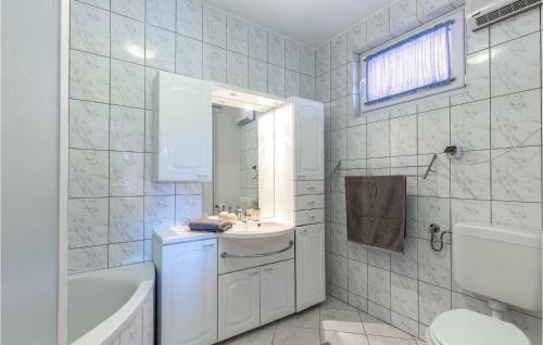 Awesome Home In Jadranovo W/ 5 Bedrooms