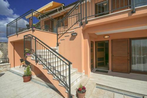 House Vilana