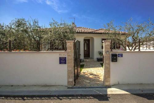Villa Adry