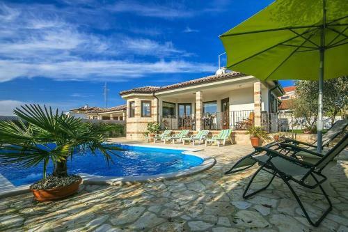 Villa Adry