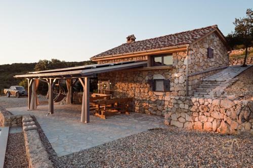 Heritage Stonehouse Jure