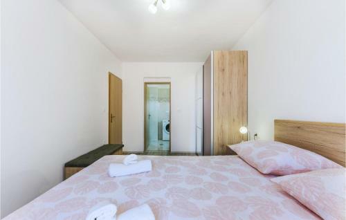Beautiful Home In Krnica W/ 2 Bedrooms
