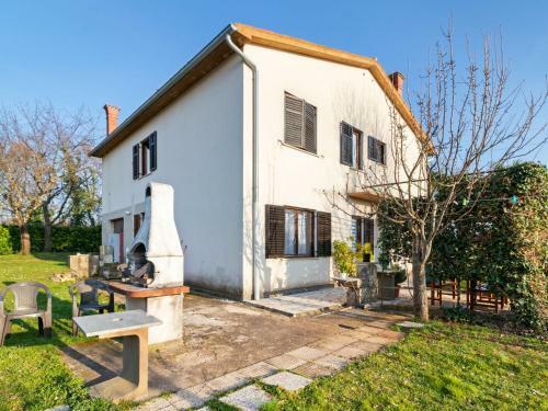 Elegant Apartment In Labin With Terrace