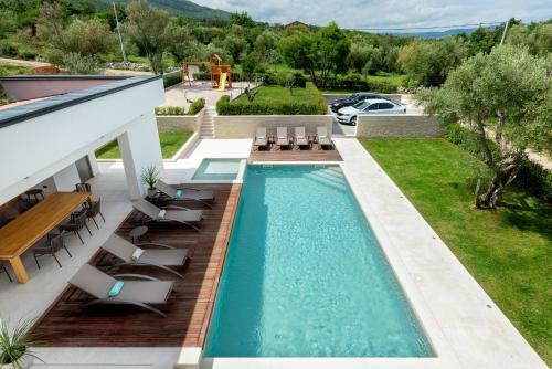 Luxurious Villa Laurea