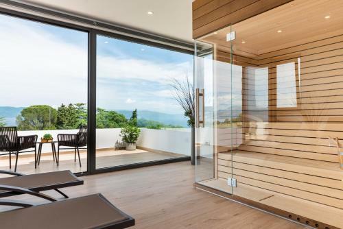 Luxurious Villa Laurea