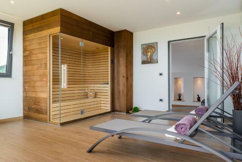 Luxurious Villa Laurea