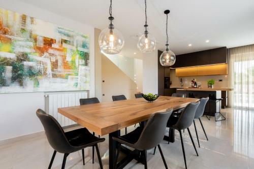 Luxurious Villa Laurea