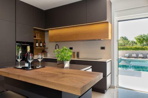Luxurious Villa Laurea