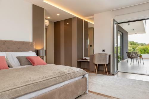 Luxurious Villa Laurea