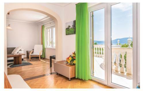 Four-bedroom Holiday Home In Linardici