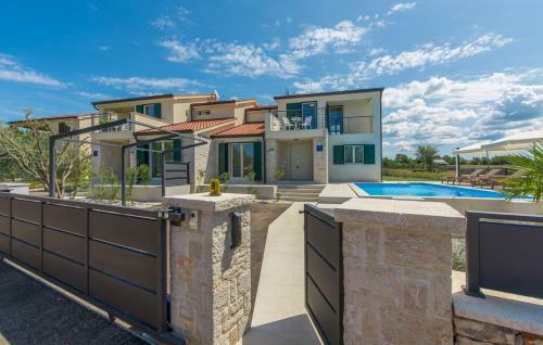 Villa Billy With Private Pool
